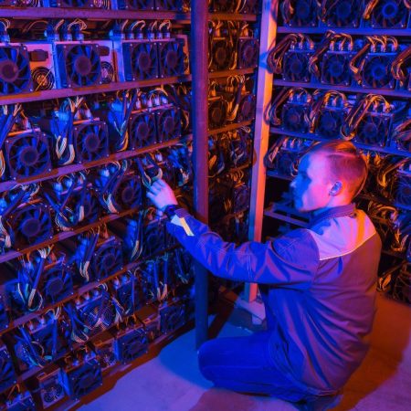 Bitcoin Mining Hashrate Recovers: Miners Regain Confidence?